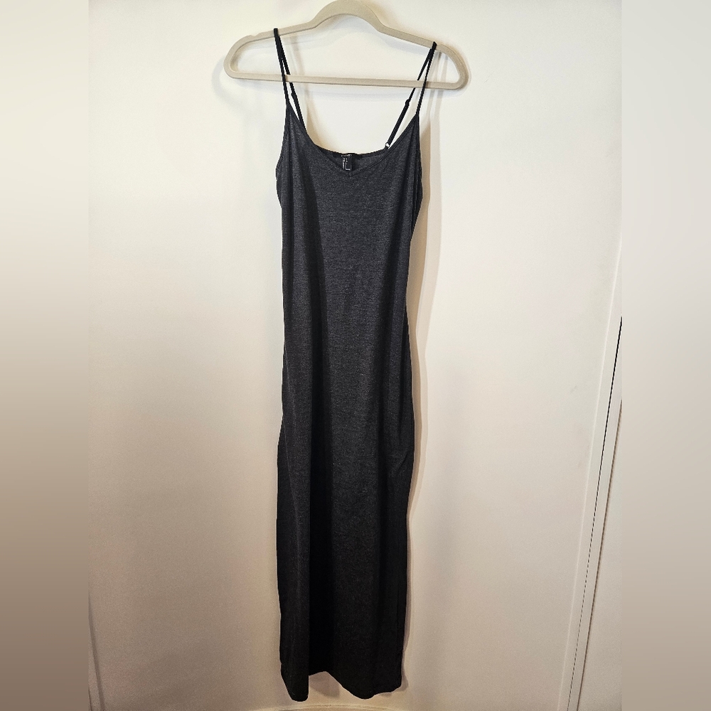 👗 Forever 21 | Dark Grey Maxi Dress
